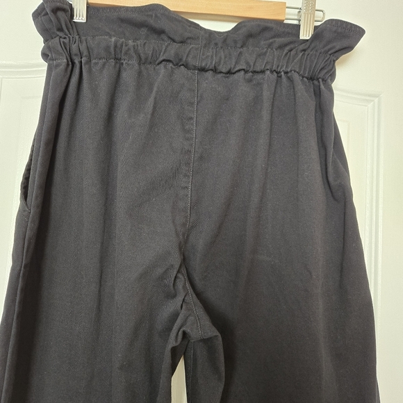 Urban Outfitters Women Black High Rise Button Front Paperbag Waist Pant Size S - Picture 3 of 14